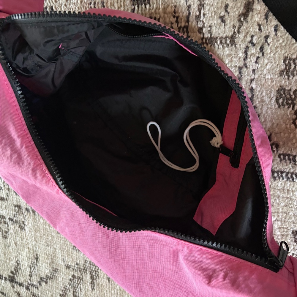 BAGGU Medium Nylon Crescent Bag Azalea Pink - Picture 5 of 6